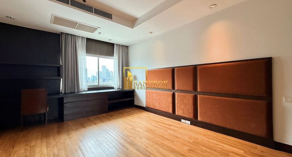 For rent 4 bedrooms apartment in Pathum Wan, Bangkok