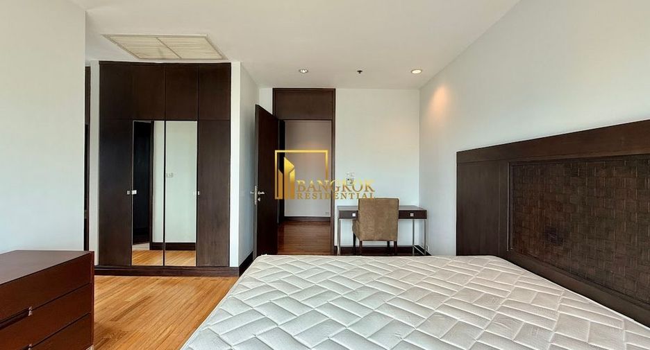 For rent 4 bedrooms apartment in Pathum Wan, Bangkok