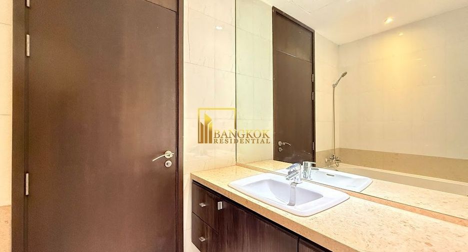 For rent 4 bedrooms apartment in Pathum Wan, Bangkok
