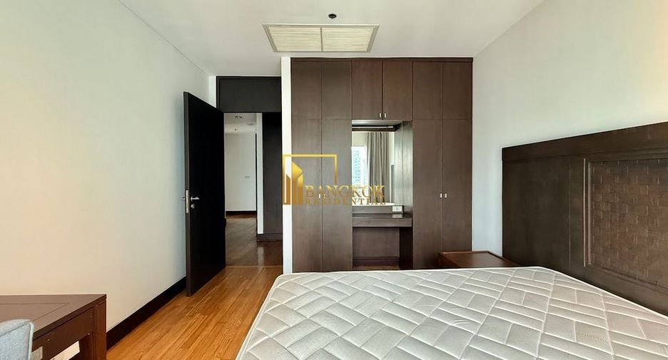 For rent 4 bedrooms apartment in Pathum Wan, Bangkok