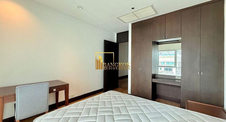 For rent 4 bedrooms apartment in Pathum Wan, Bangkok