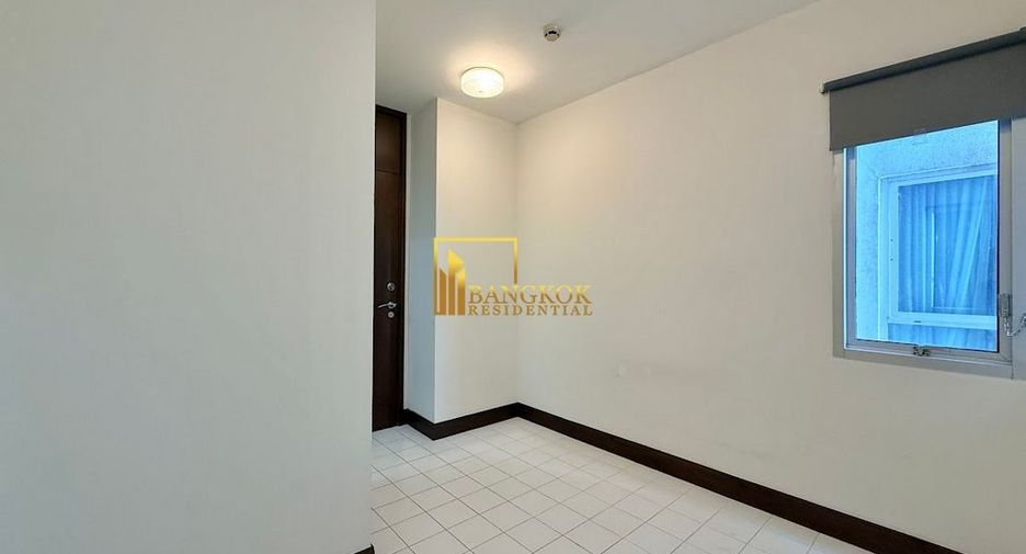 For rent 4 bedrooms apartment in Pathum Wan, Bangkok