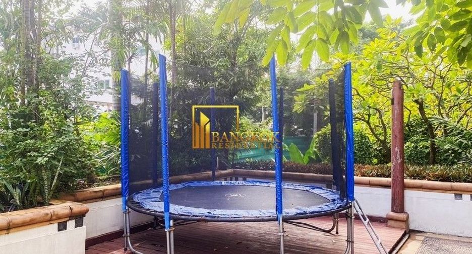 For rent 4 bedrooms apartment in Pathum Wan, Bangkok