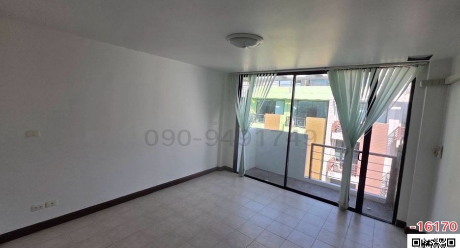 For sale 2 bedrooms retail Space in Khlong Sam Wa, Bangkok