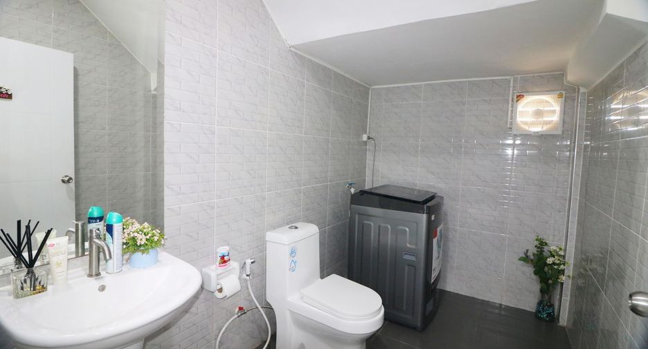 For sale 3 bedrooms house in Mueang Udon Thani, Udon Thani