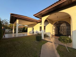 Haus zur Miete mit 4 Zimmer in Bang Lamung, Chonburi
