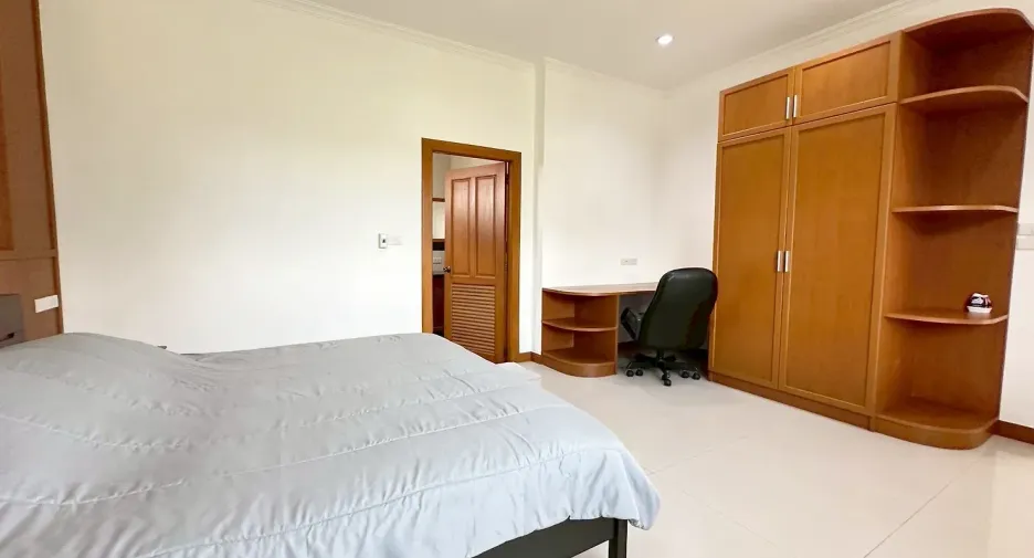 For rent and for sale 6 bedrooms house in Bang Lamung, Chonburi