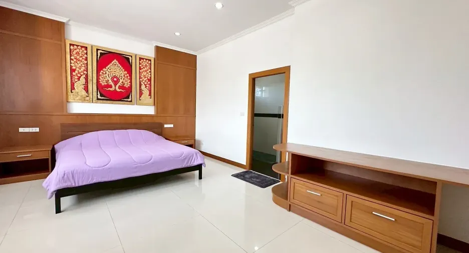 For rent and for sale 6 bedrooms house in Bang Lamung, Chonburi