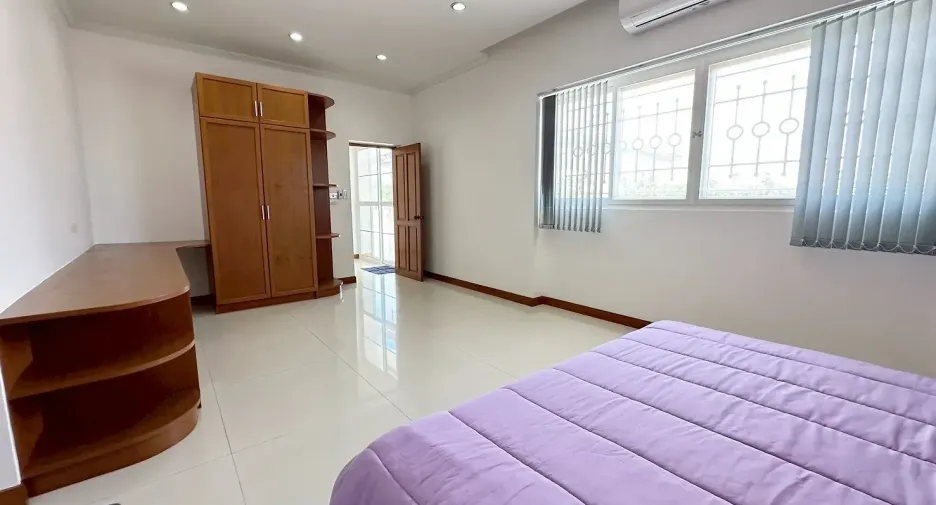 For rent and for sale 6 bedrooms house in Bang Lamung, Chonburi