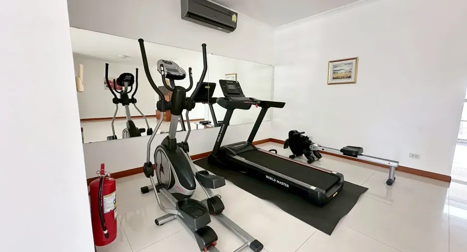 For rent and for sale 6 bedrooms house in Bang Lamung, Chonburi