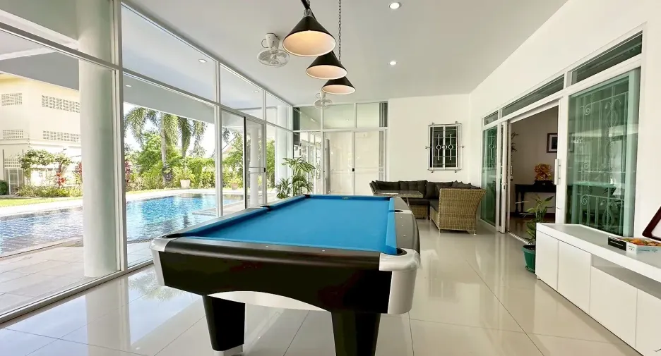 For rent and for sale 6 bedrooms house in Bang Lamung, Chonburi