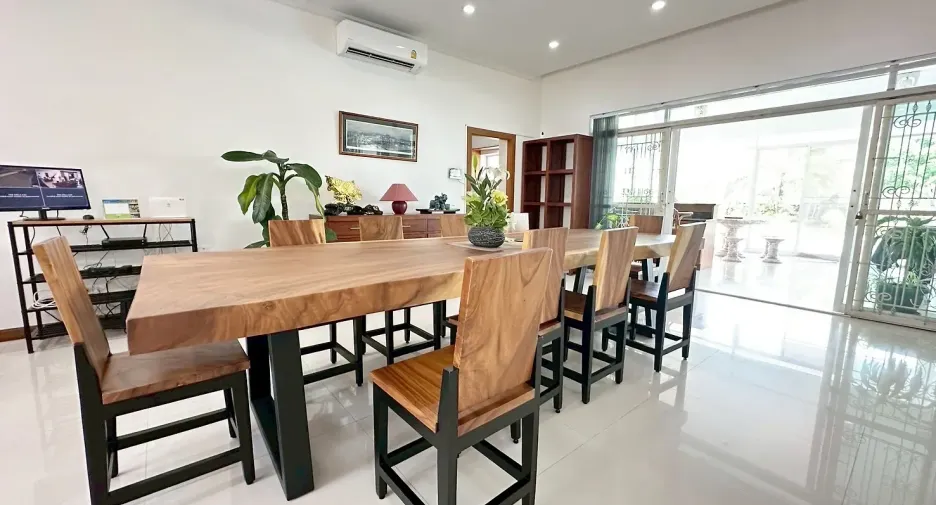 For rent and for sale 6 bedrooms house in Bang Lamung, Chonburi