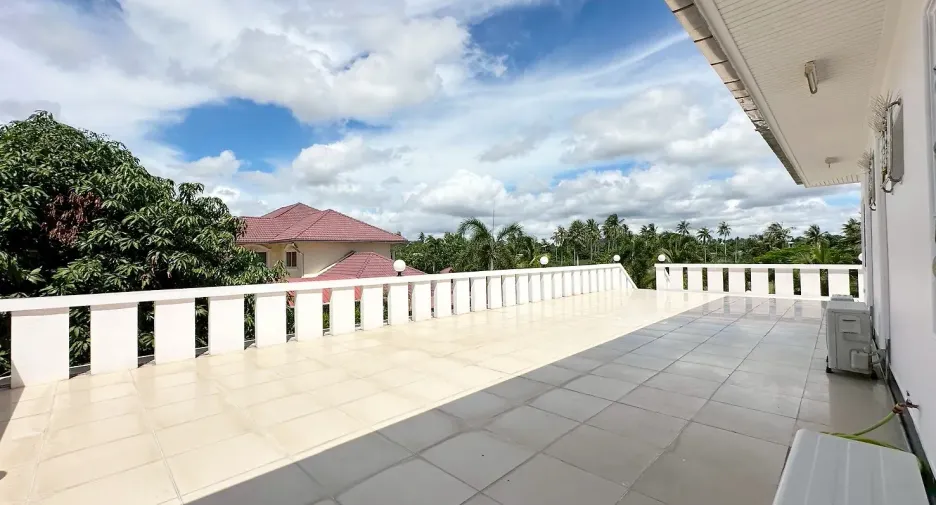 For rent and for sale 6 bedrooms house in Bang Lamung, Chonburi