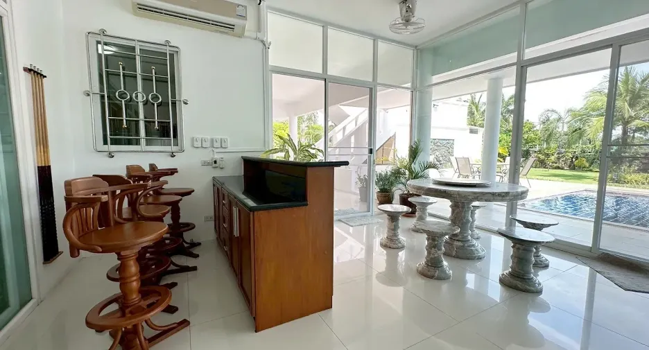 For rent and for sale 6 bedrooms house in Bang Lamung, Chonburi