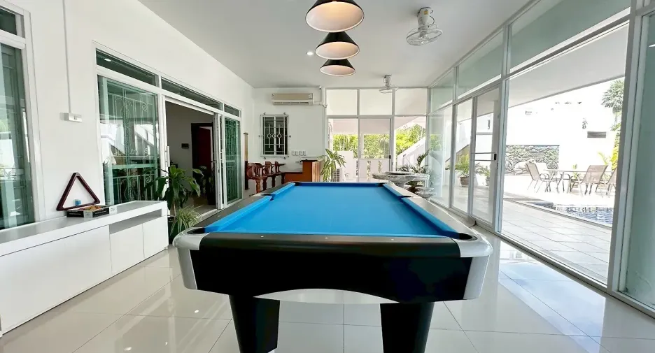 For rent and for sale 6 bedrooms house in Bang Lamung, Chonburi