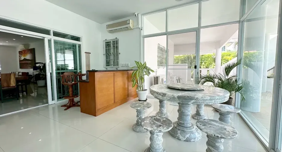 For rent and for sale 6 bedrooms house in Bang Lamung, Chonburi
