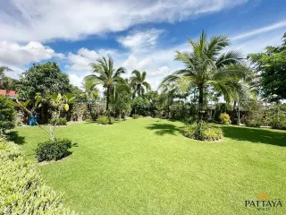 For rent and for sale 6 bedrooms house in Bang Lamung, Chonburi