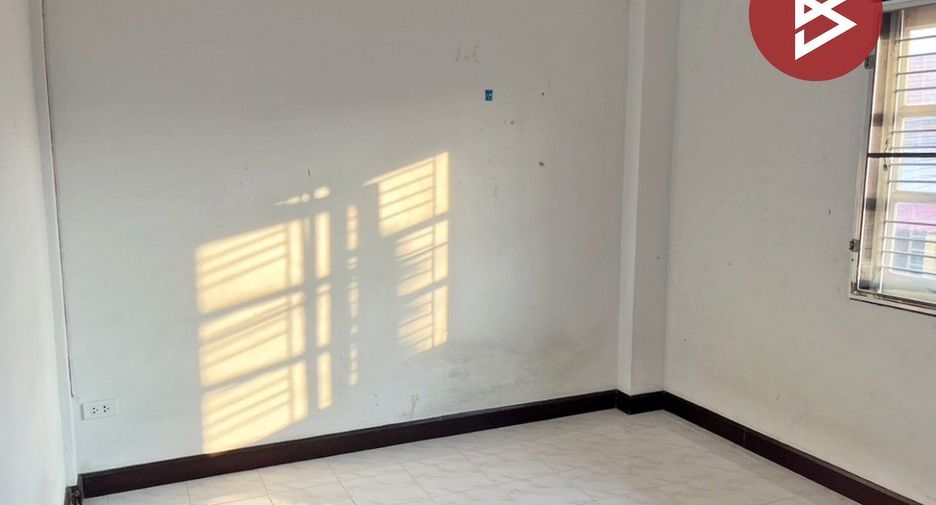 For sale 2 ベッドルーム townhouse in Si Racha, Chonburi