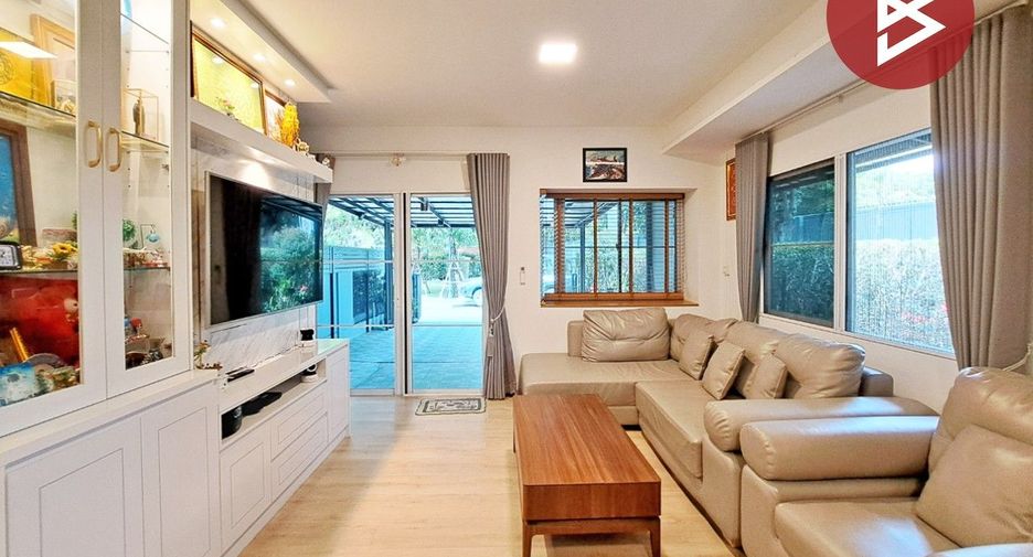 Casa adosada en venta de 3 habitaciones en Bang Phli, Samut Prakan