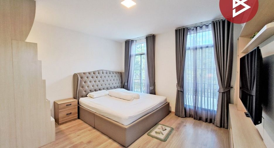 Casa adosada en venta de 3 habitaciones en Bang Phli, Samut Prakan