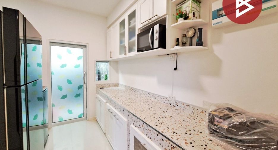 Casa adosada en venta de 3 habitaciones en Bang Phli, Samut Prakan