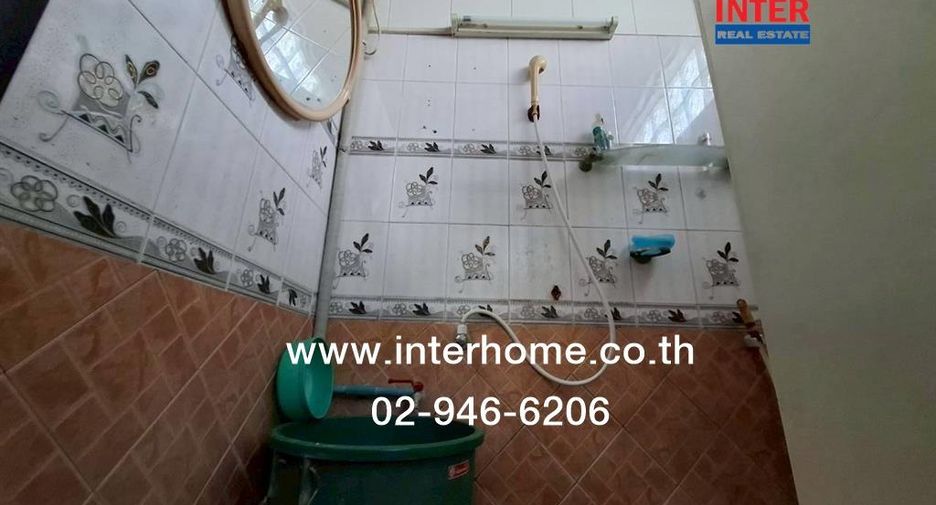 For sale 3 bedrooms retail Space in Phasi Charoen, Bangkok