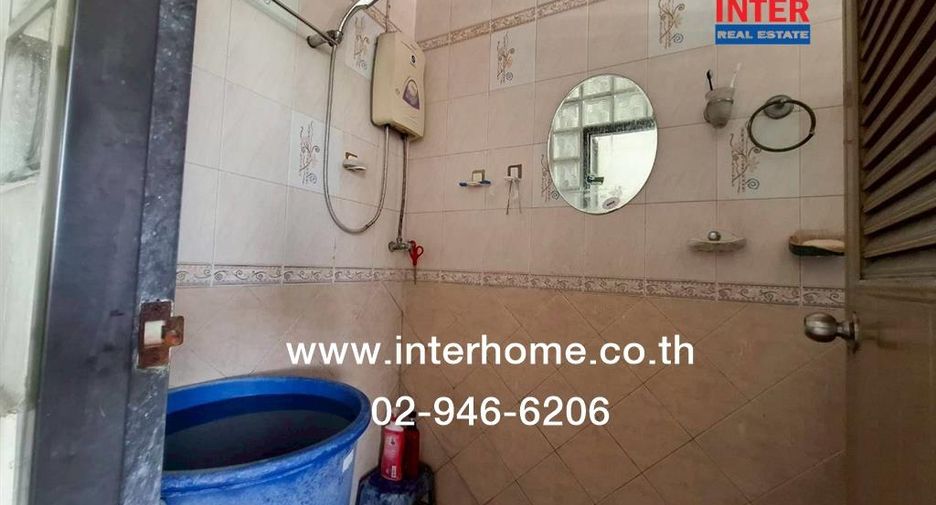 For sale 3 bedrooms retail Space in Phasi Charoen, Bangkok
