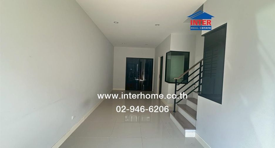 For sale 3 bedrooms townhouse in Mueang Pathum Thani, Pathum Thani