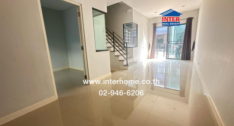 For sale 3 bedrooms townhouse in Mueang Pathum Thani, Pathum Thani