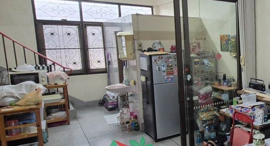 For sale 3 bedrooms retail Space in Bang Rak, Bangkok