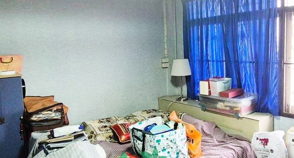 For sale 3 bedrooms retail Space in Bang Rak, Bangkok