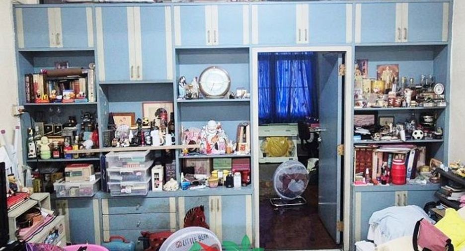 For sale 3 bedrooms retail Space in Bang Rak, Bangkok