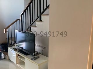 Casa adosada en alquiler de 3 habitaciones en Saphan Sung, Bangkok