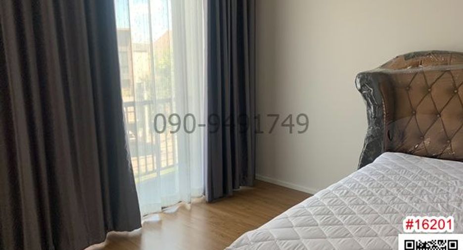 For rent 3 bedrooms townhouse in Saphan Sung, Bangkok