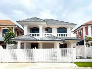 For sale 3 bedrooms villa in East Pattaya, Pattaya