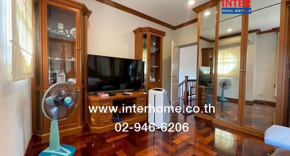 For sale 5 bedrooms house in Khlong Sam Wa, Bangkok