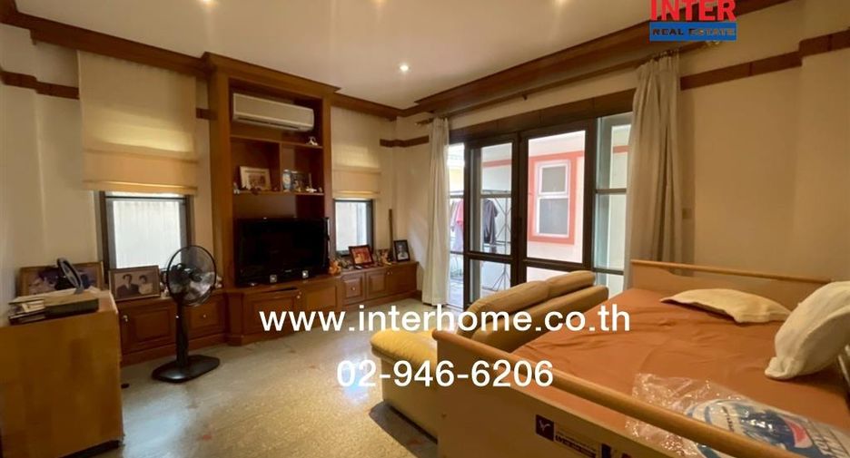For sale 5 bedrooms house in Khlong Sam Wa, Bangkok