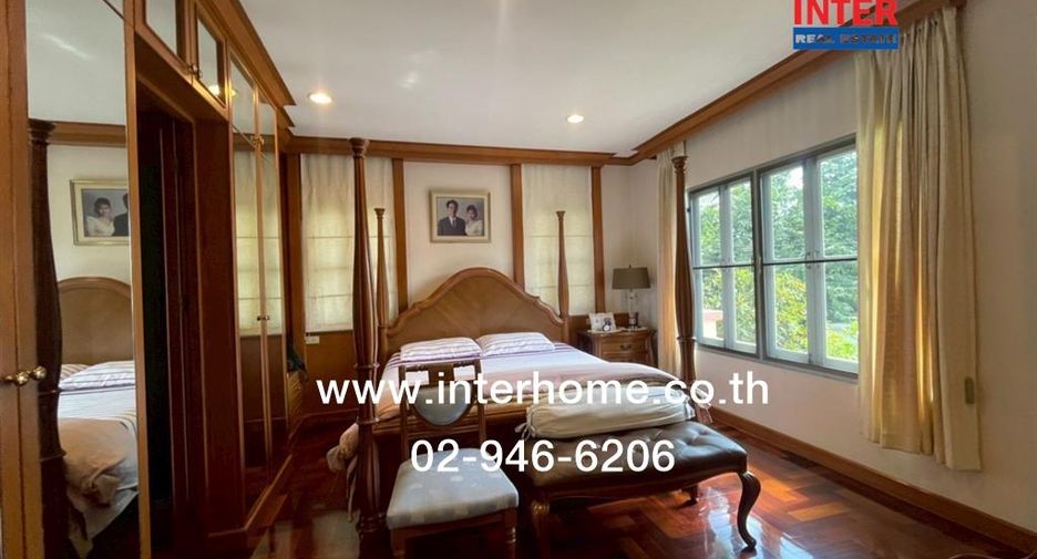 For sale 5 bedrooms house in Khlong Sam Wa, Bangkok