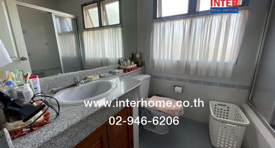 For sale 5 bedrooms house in Khlong Sam Wa, Bangkok