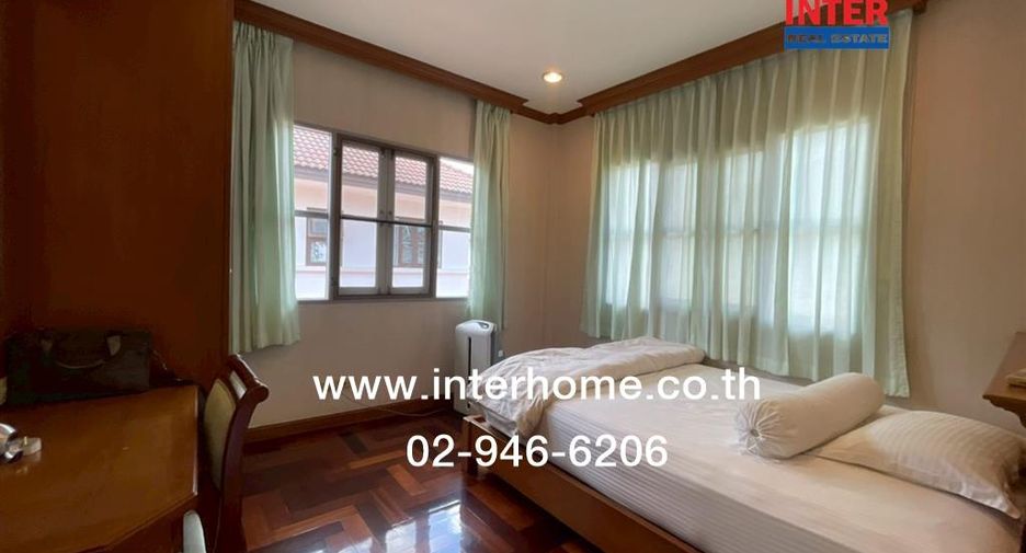 For sale 5 bedrooms house in Khlong Sam Wa, Bangkok