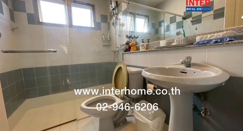 For sale 5 bedrooms house in Khlong Sam Wa, Bangkok
