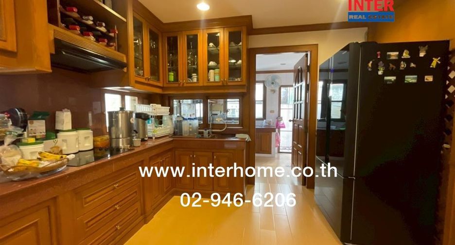 For sale 5 bedrooms house in Khlong Sam Wa, Bangkok