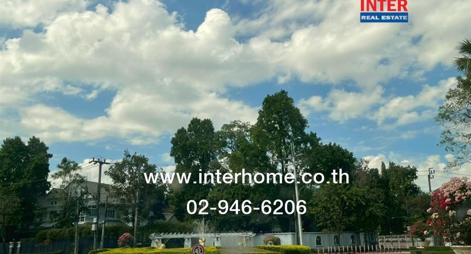 For sale 5 bedrooms house in Khlong Sam Wa, Bangkok