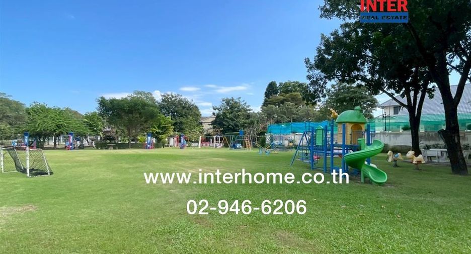 For sale 5 bedrooms house in Khlong Sam Wa, Bangkok