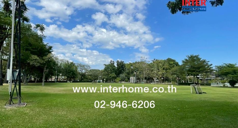 For sale 5 bedrooms house in Khlong Sam Wa, Bangkok