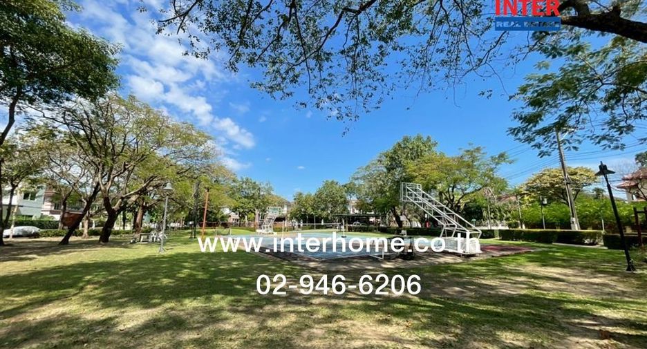 For sale 5 bedrooms house in Khlong Sam Wa, Bangkok