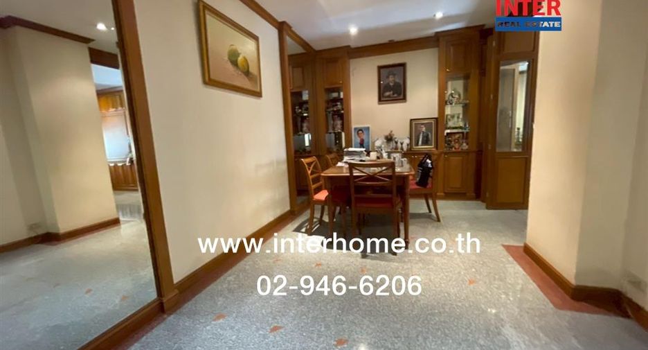 For sale 5 bedrooms house in Khlong Sam Wa, Bangkok