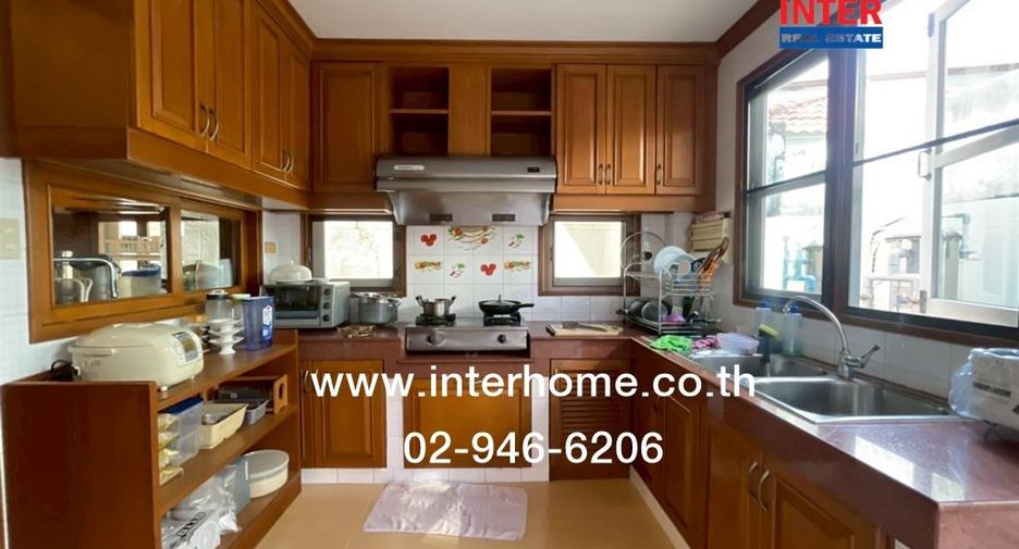 For sale 5 bedrooms house in Khlong Sam Wa, Bangkok