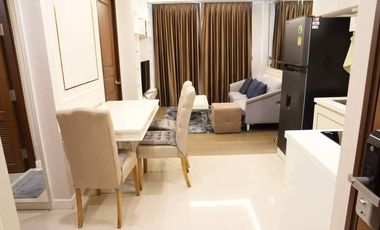 Condo en alquiler de 2 habitaciones en Huai Khwang, Bangkok
