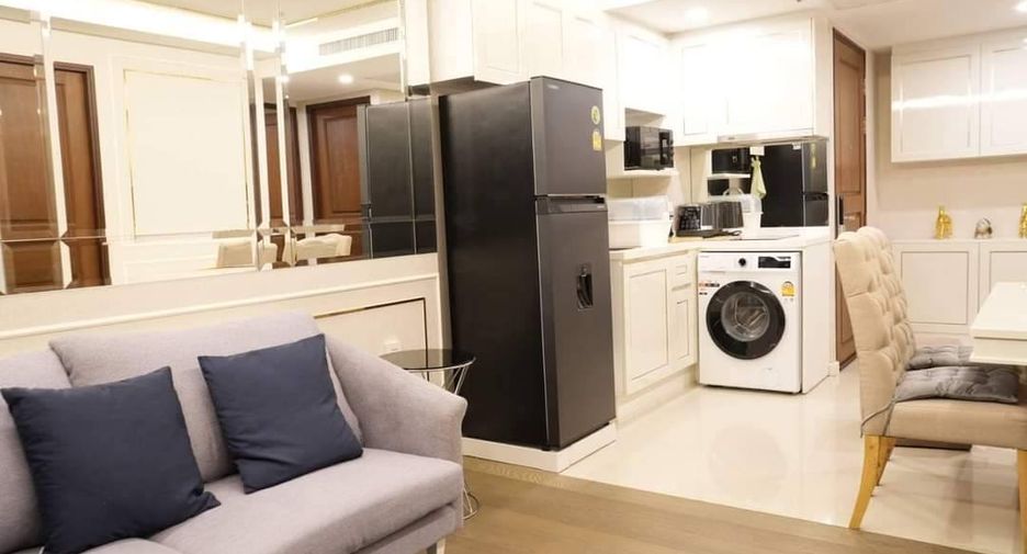 À louer 2 chambres condo à Huai Khwang, Bangkok